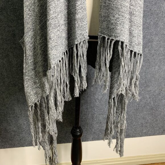 Chelsea & Theodore Open Sweater Vest Grey White Mark Bottom Fringe Side Pockeeds - Picture 3 of 12